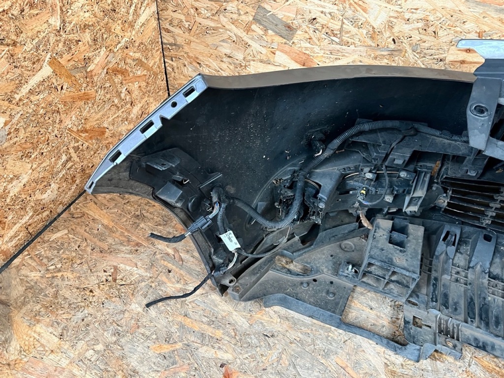 Бампер передний перед renault scenic 3 3 рестайлинг  pdc led лак: tekng Цена