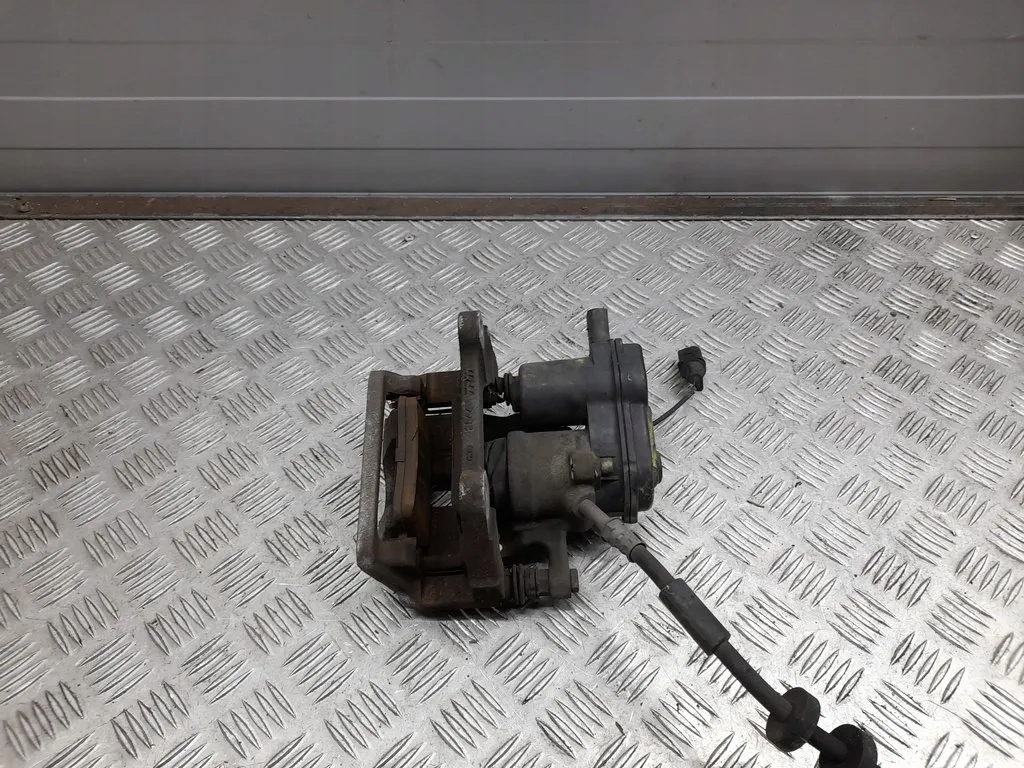 фото №10, Audi a8 s8 d4 4h 4h0615403a задня ліва супорти