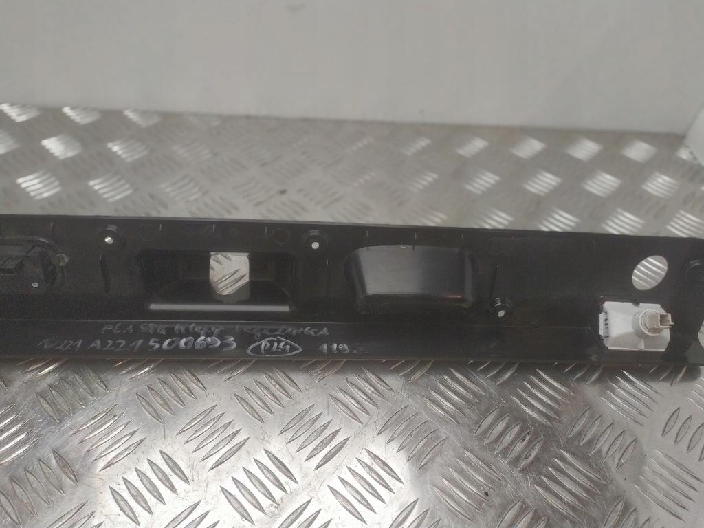 фото №7, Mercedes w221 молдинг защита замка a221500693