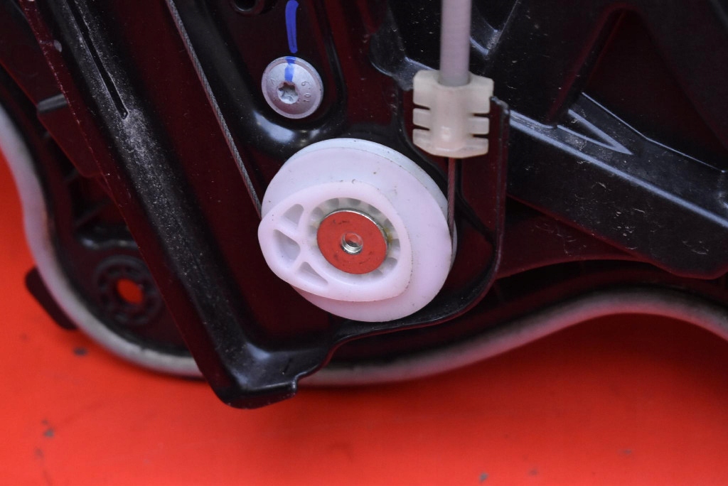 Подъемник стекло правый перед eu 1495509-00-f tesla model y 20- Цена