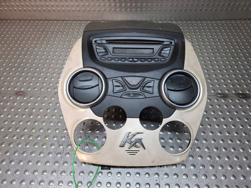 фото №1, Панель радіо 7355262370 ford ka mk2