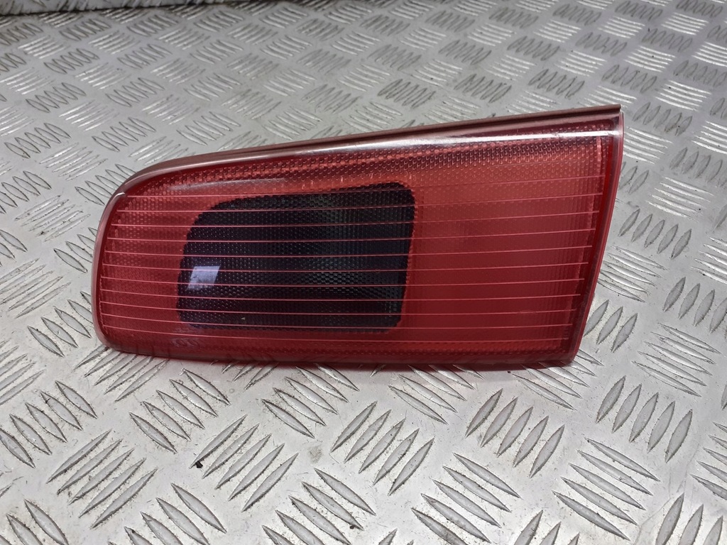 фото №1, Лампа правая задняя w крышка багажника mazda 2 dy 3m71-13547-af