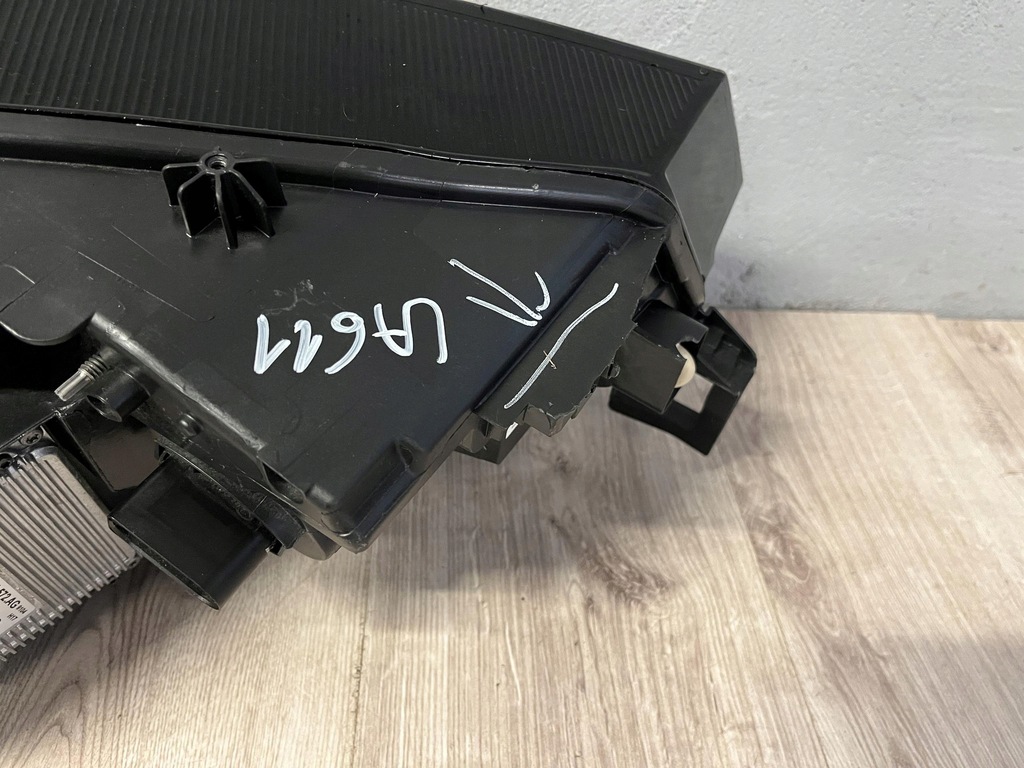 фото №9, Vw id4 id.4 лампа левый перед 11b941035n