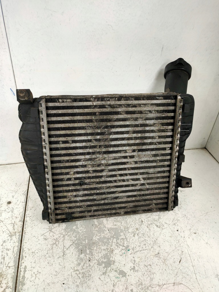 фото №1, Интеркулер радиатор touareg 7l 2.5 7l0145803a