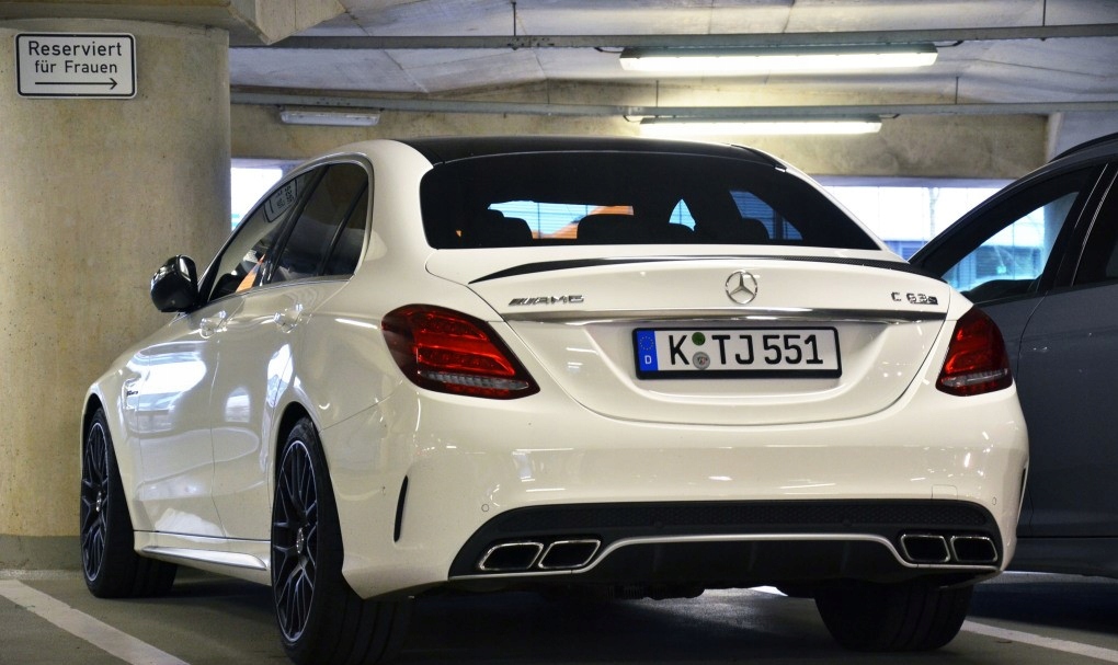 фото №13, Mercedes w205 спойлер c63 спойлер na крышка грунтовка!!