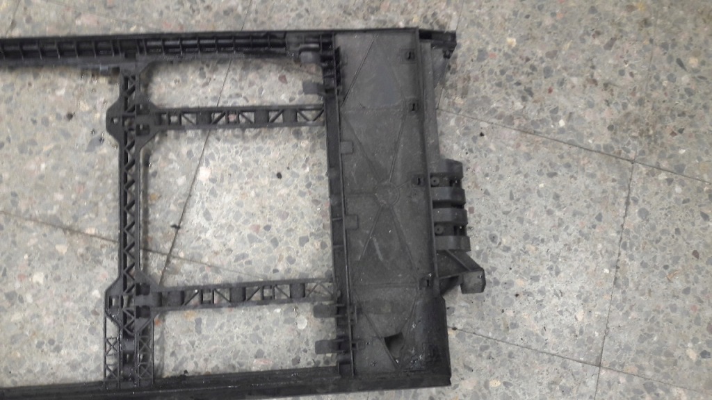 Купити 1740796 корпус радіатора води bmw e39 2.0