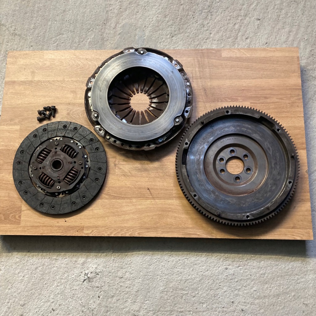 фото №7, Audi a3 8v / golf 7 1,4 tsi 122km cmb колесо маховик сцепление 03c105273p