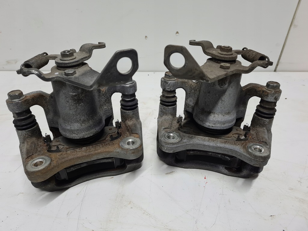 фото №10, Hyundai kona суппорт тормозной левый задняя 4x4