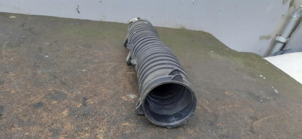 фото №4, Пабтрубок  труба воздухозаборник воздуха 2.0 dci renault scenic iii 8200805587