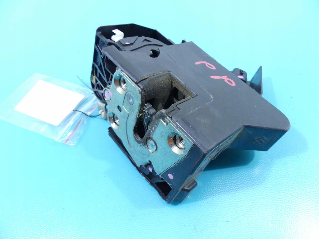 фото №1, Замок перед правый 2pin dacia logan ii 12-20 eu