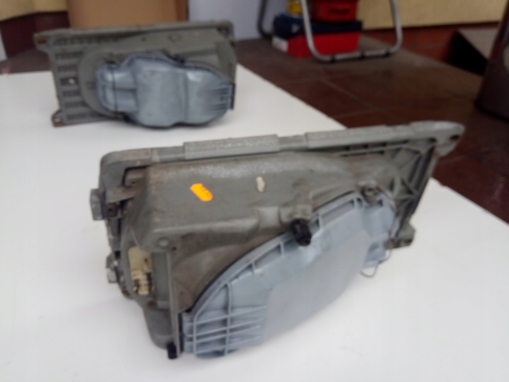 фото №7, Фари передні l + r mercedes w123 bez скло nowe відбивачі