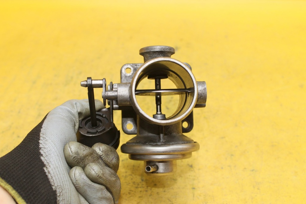 фото №6, Клапан egr lt 46 35 2.5 tdi 074129637b