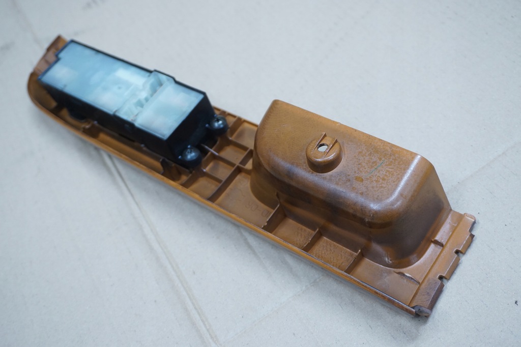 фото №7, Nissan patrol панель перемикач вікон лівий 5d y61 2,8 tdi