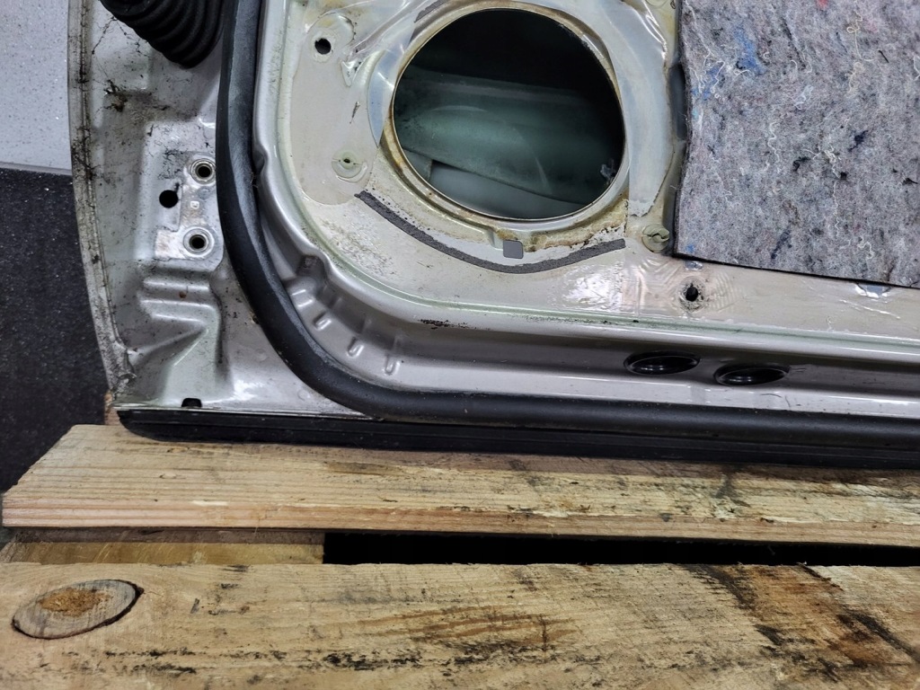 фото №14, Mercedes slk r170 lift дверь правое с стекло i стеклоподъемником 723 cubanite