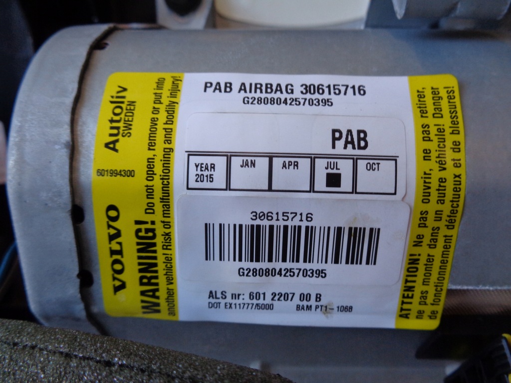 фото №12, Панель приладів консоль панель приладів volvo v50 s40 2004-