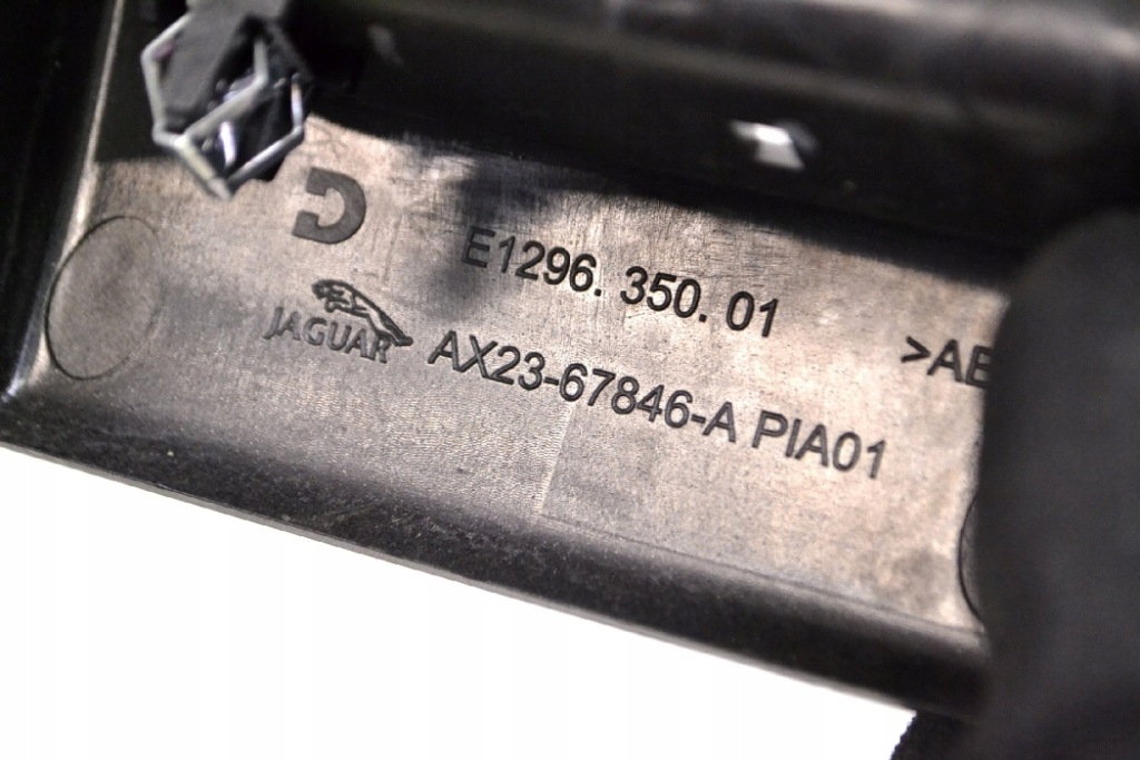 фото №5, Jaguar xf x250 2.2 d 2011 rhd захист задній консолі центральної 1693900