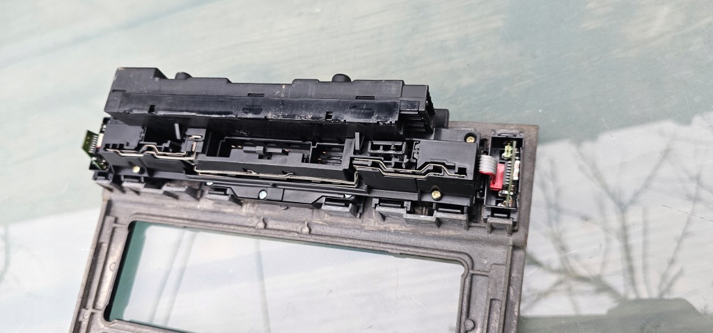 Купити Рамка радіо 2 din mercedes w210 2106802136