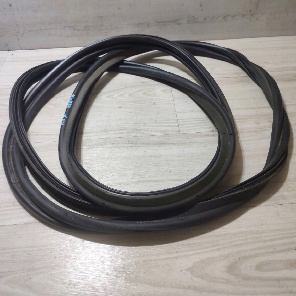 Купити Прокладка кришки багажника peugeot rifter vd77