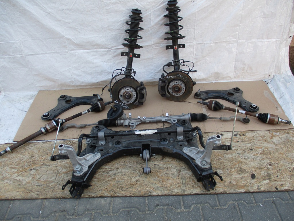 фото №1, Mcperson поворотный кулак правый перед clio v 1.0 tce