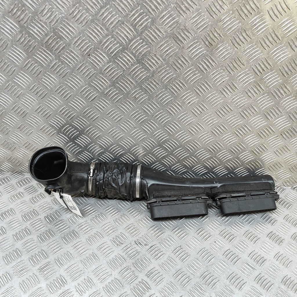 фото №2, Land rover range rover sport l494 2018 часть трубы впуска воздуха