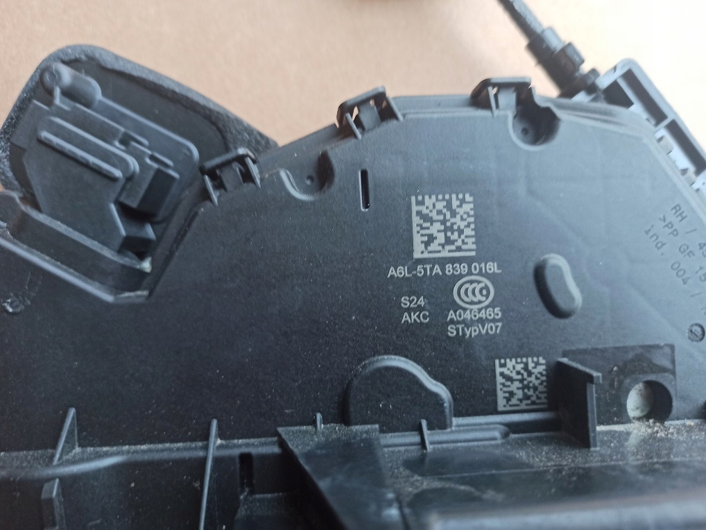 фото №5, Audi a1 замок двері задня правий 7 pin 5ta839016l