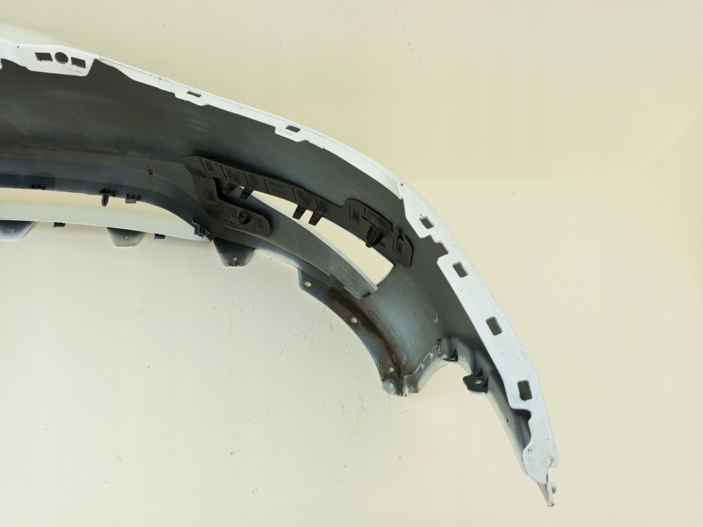 Tesla model y 2020- бампер перед передній 1540100-06-c Зі Шроту