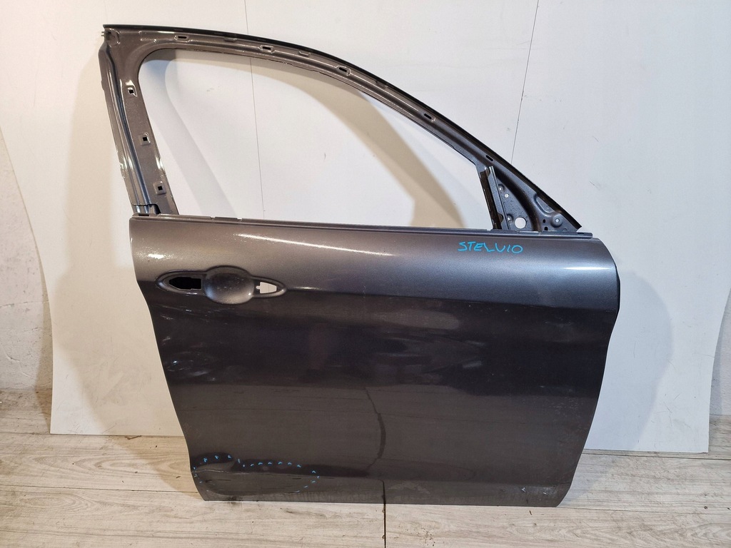 фото №1, Alfa romeo stelvio 2016- двері передні правий перед