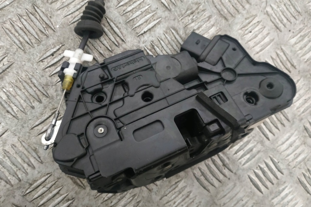 фото №8, Замок правых передних дверь vw tiguan 5n_ 5n2837016a 2.0l дизель 103kw