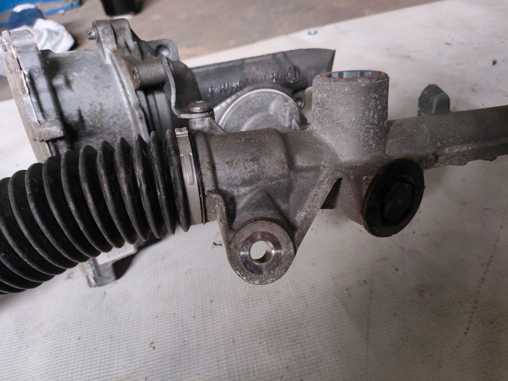 Bmw x1 f48 x-drive рулевая рейка европа uf с Разборки