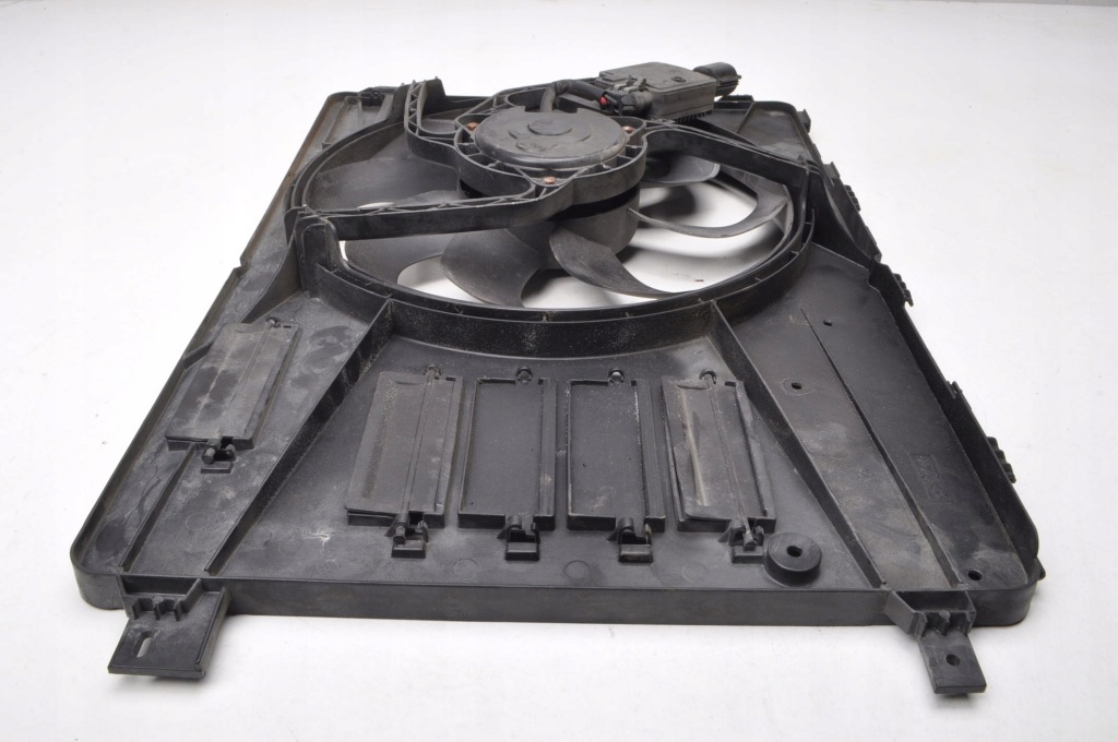 Volvo s60 v60 v70 s80 вентилятор радіатора 31305135 940009301 Недорого