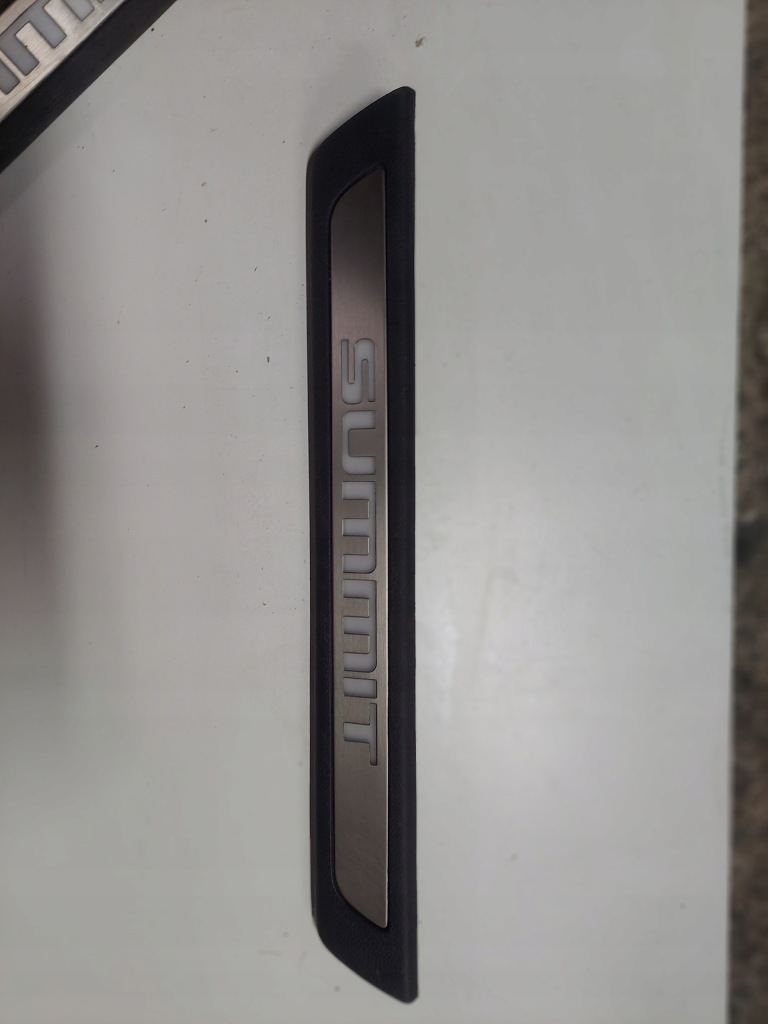 фото №1, Молдинг порог правая jeep cherokee summit 5sq04lu5ac