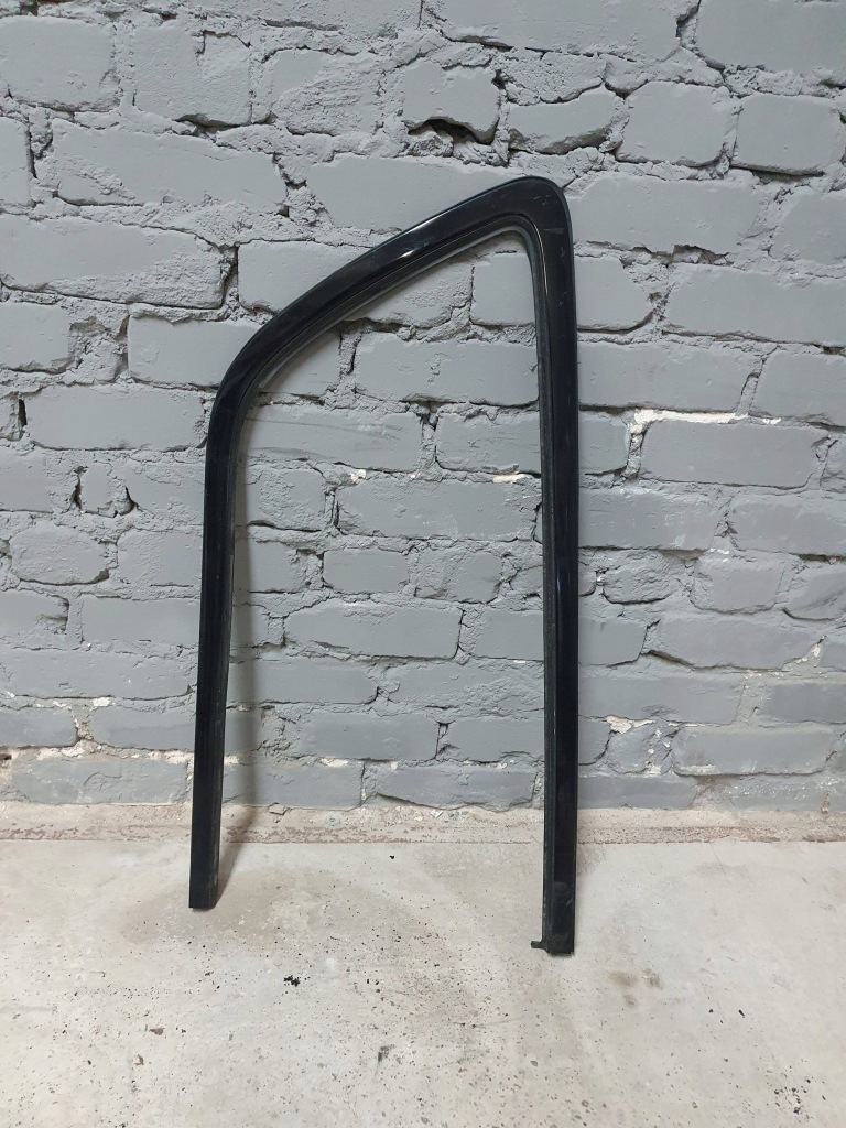 фото №1, Chrysler pacifica 2018 молдинг стекло задний