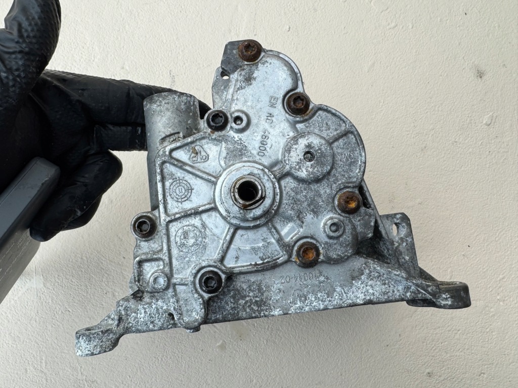 Bmw f11 f10 f30 f31 x3 f25 x4 f15 x6 насос масла маслоприёмник 782300904 с Разборки