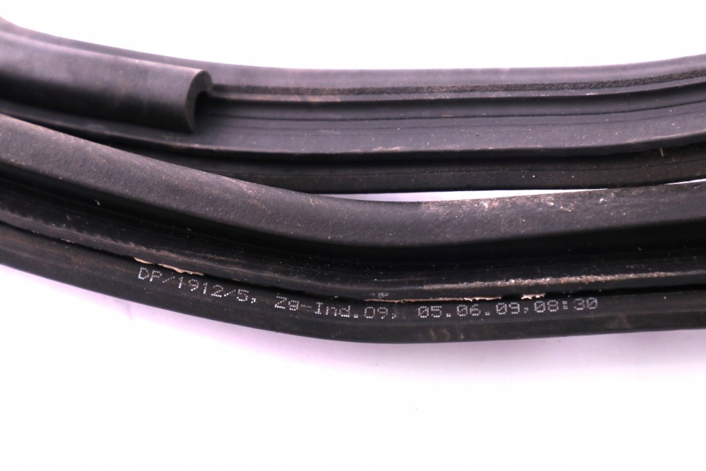 фото №12, Mini cooper r57 cabrio прокладка кришки багажника задня задня 7190618