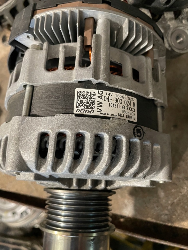 Купить Генератор audi 04e903024m