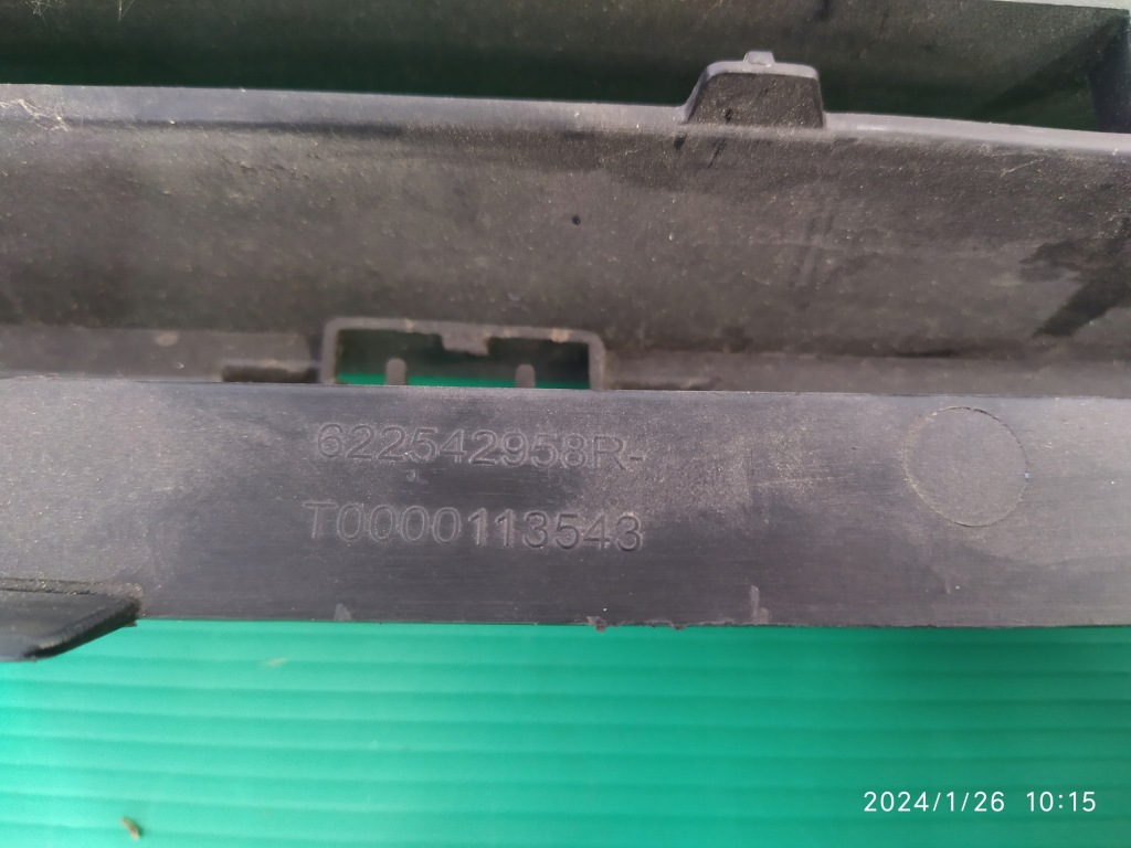 Решётка бампера средняя решётка радиатора renault clio iv 622542958r Недорого