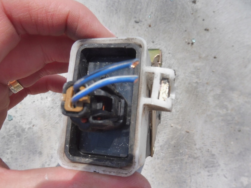 фото №6, Space star 1.6 1998 98 замок дверь 2pin