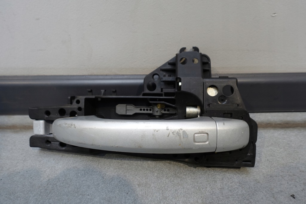 фото №1, Audi q3 ручка наружная дверь правая задняя задняя