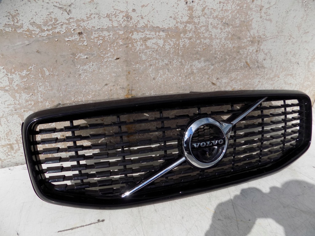 фото №2, Решітка радіатора решітка радіатора volvo xc60 ii r-design 32228569