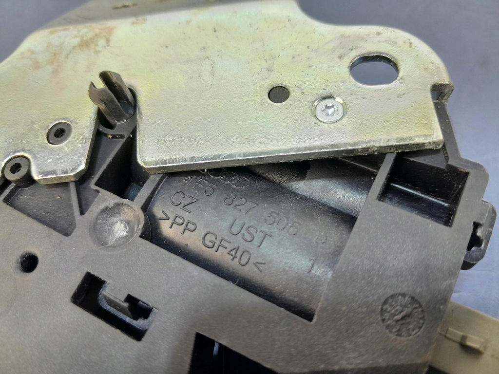 фото №5, Audi a8 d3 lift замок крышки багажника 3 pin