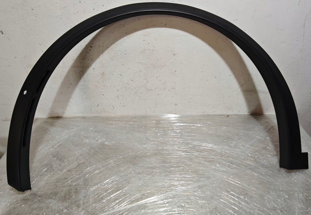 фото №1, Молдинг крыла левый перед tesla y