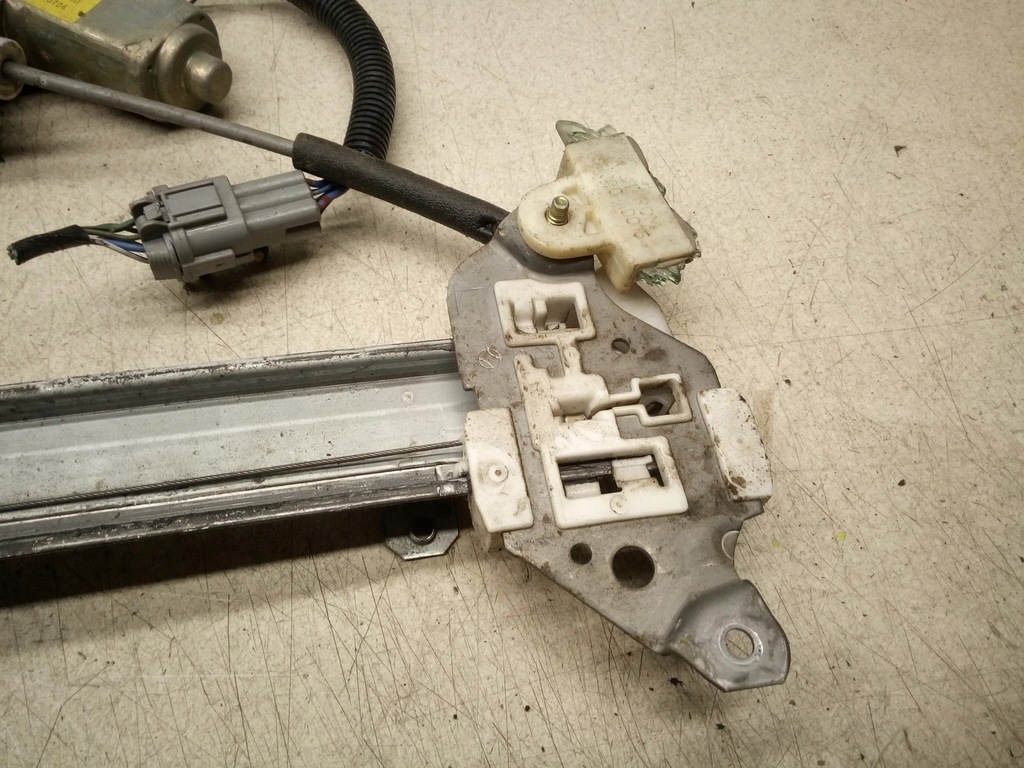 фото №6, Hyundai trajet підйомник скло лівий перед