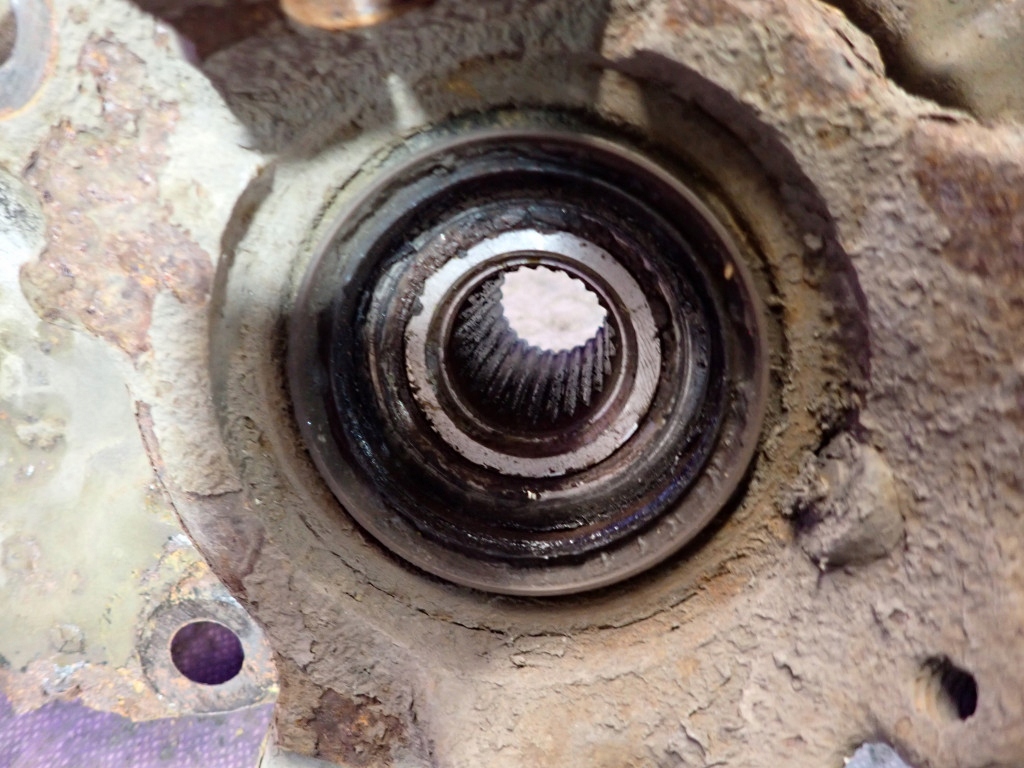 фото №5, Mitsubishi carisma 99-04 1.8 gdi поворотний кулак ступиця перед ліва pod abs