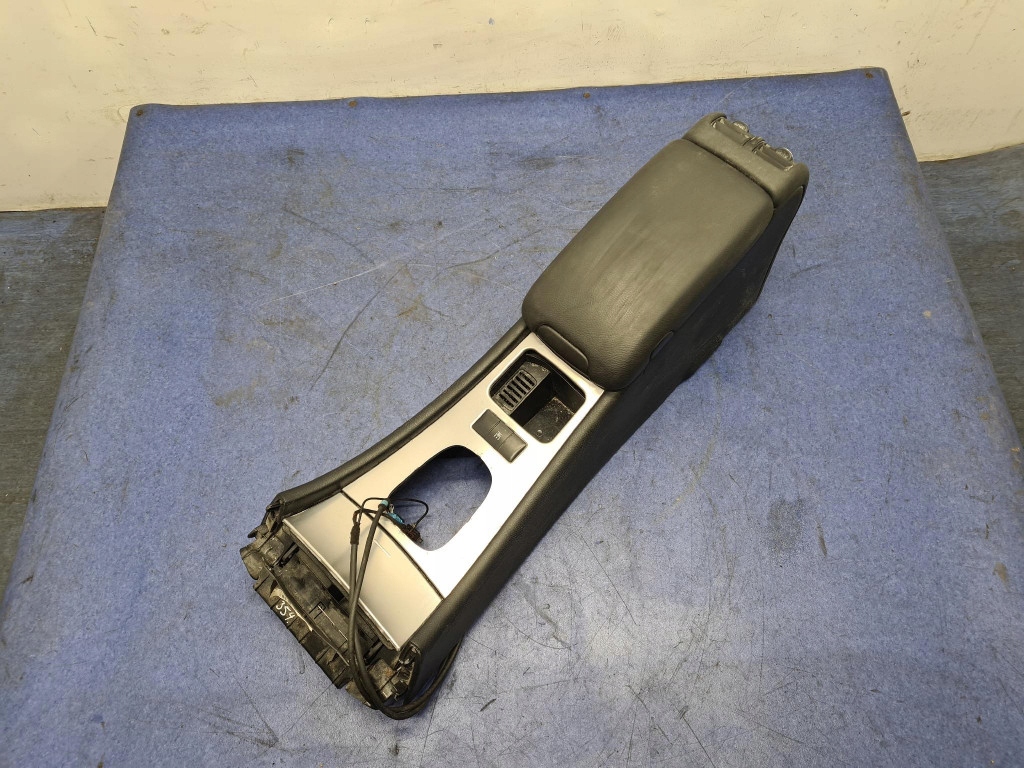 Купити Mercedes w203 lift kombi тунель середній