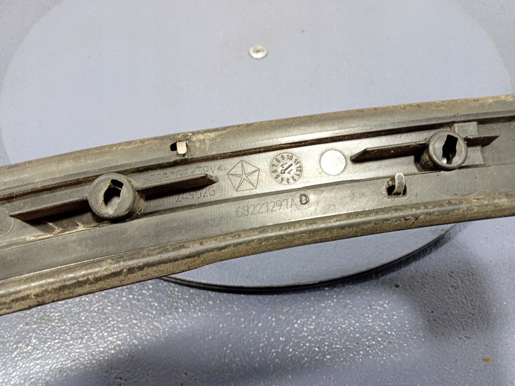 фото №7, Pacifica ii 16- молдинг рамка стекло задняя левая хром 68227297ad