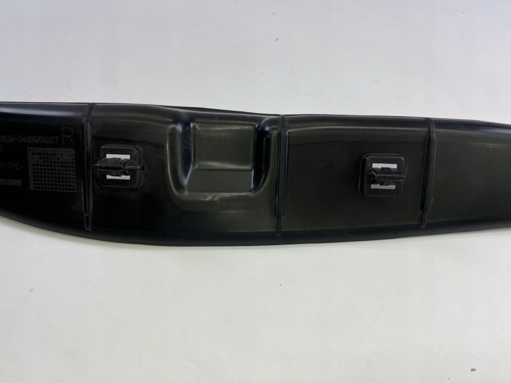 Прокладка крыла правый  bmw g11 g12 7330656 с Разборки