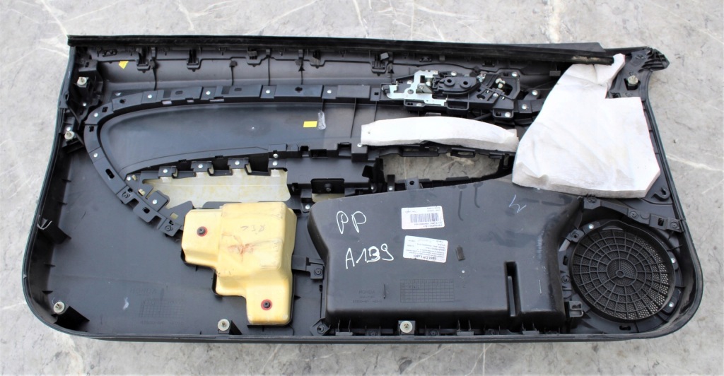 фото №4, Обшивка обивка правый перед honda civic viii ufo 3d