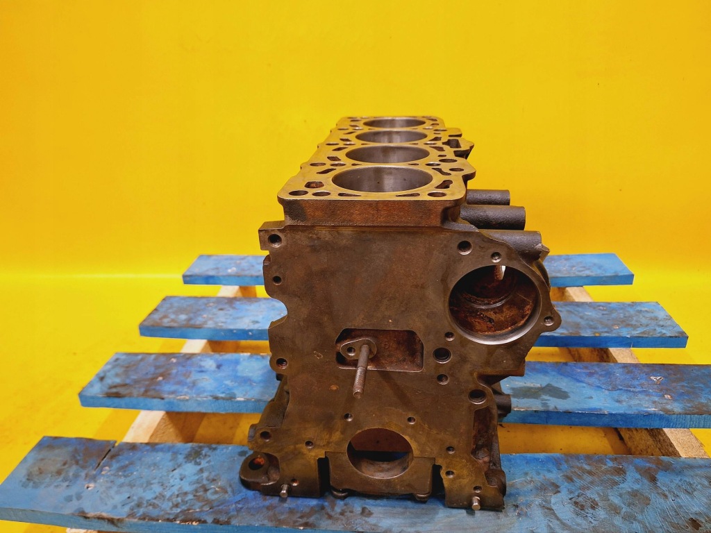 Блок низ  двигателя vw passat b5 a6 c5 1.9 tdi avf nr107 в Украине