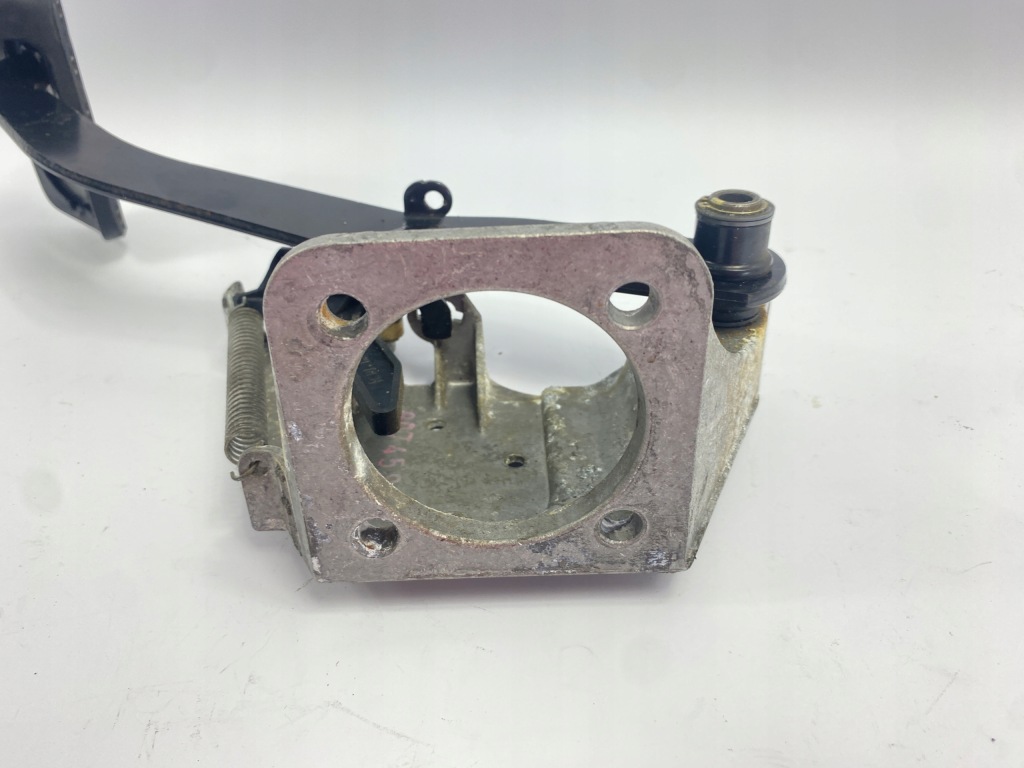 Педаль тормоза автоматическая коробка передач коробка передач автоматическая mercedes w201 w124 1242901019 Недорого