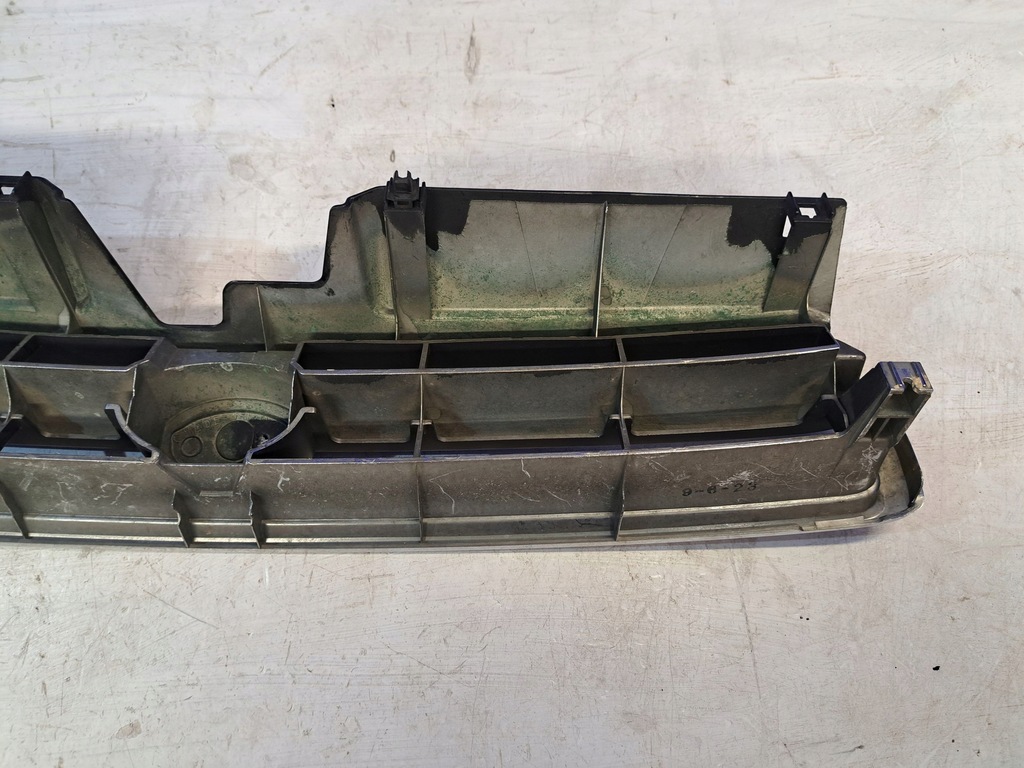 фото №8, Subaru legacy 1997 накладка / решётка радиатора / решётка радиатора верхний радиатора